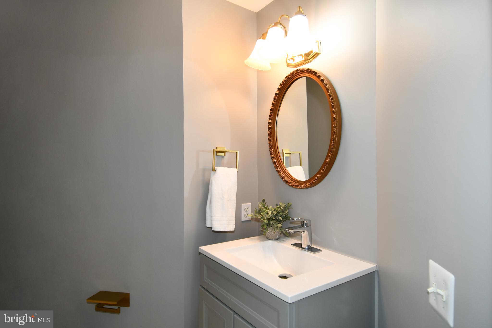 1809 KENWOOD AVENUE 301