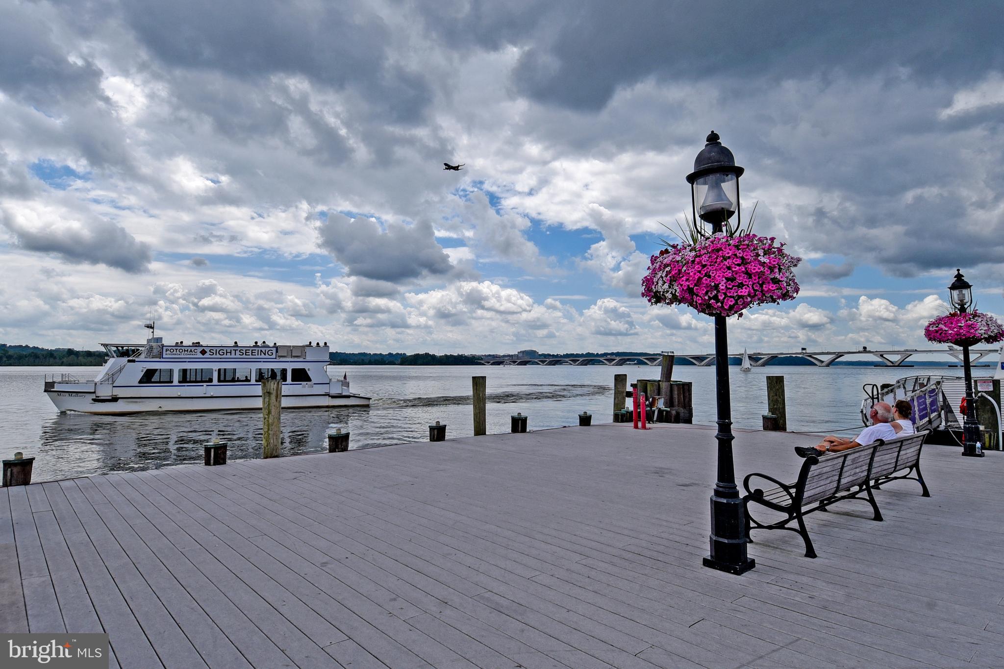 1809 KENWOOD AVENUE 301