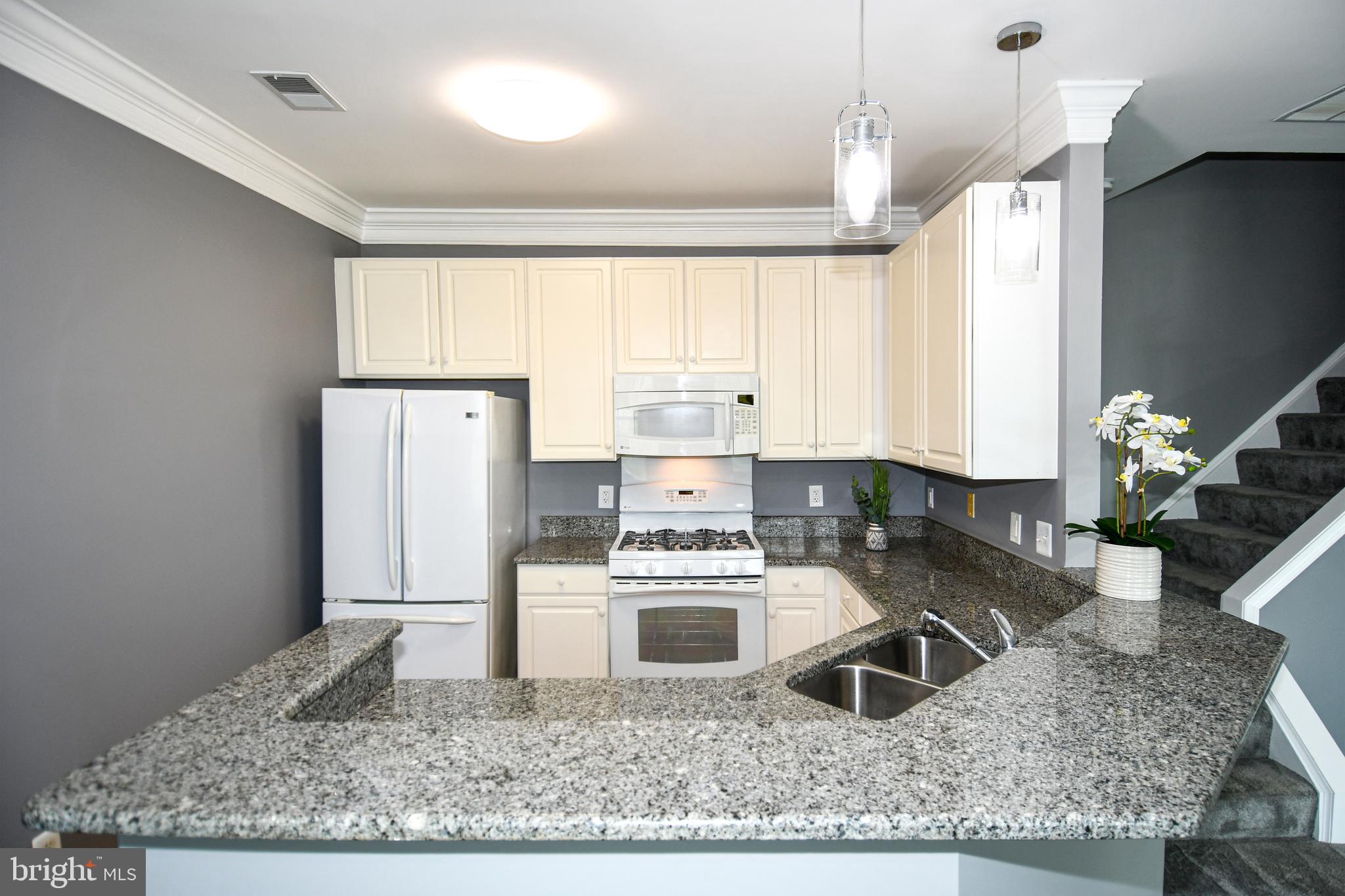 1809 KENWOOD AVENUE 301