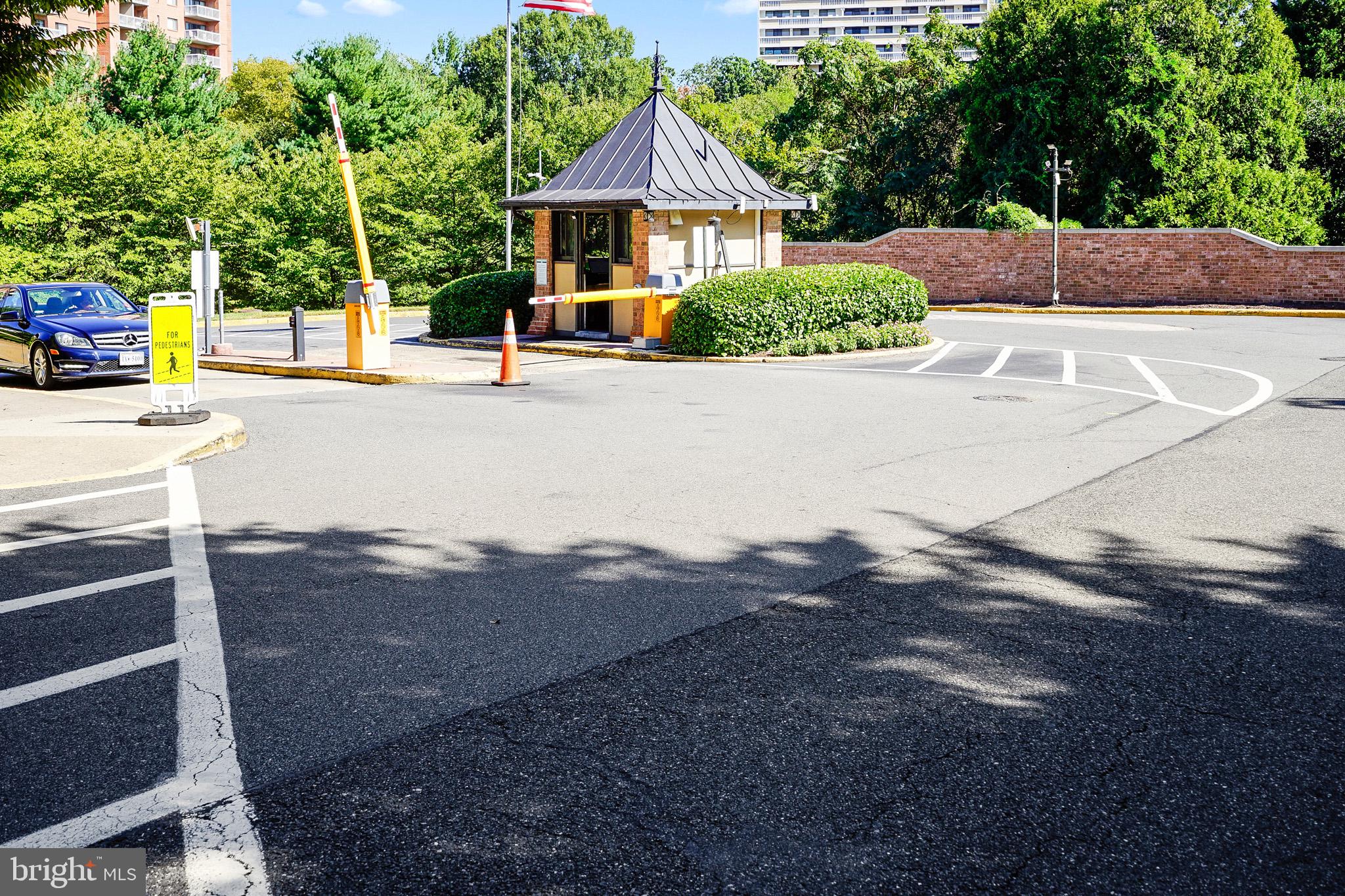 307 YOAKUM PARKWAY 1722