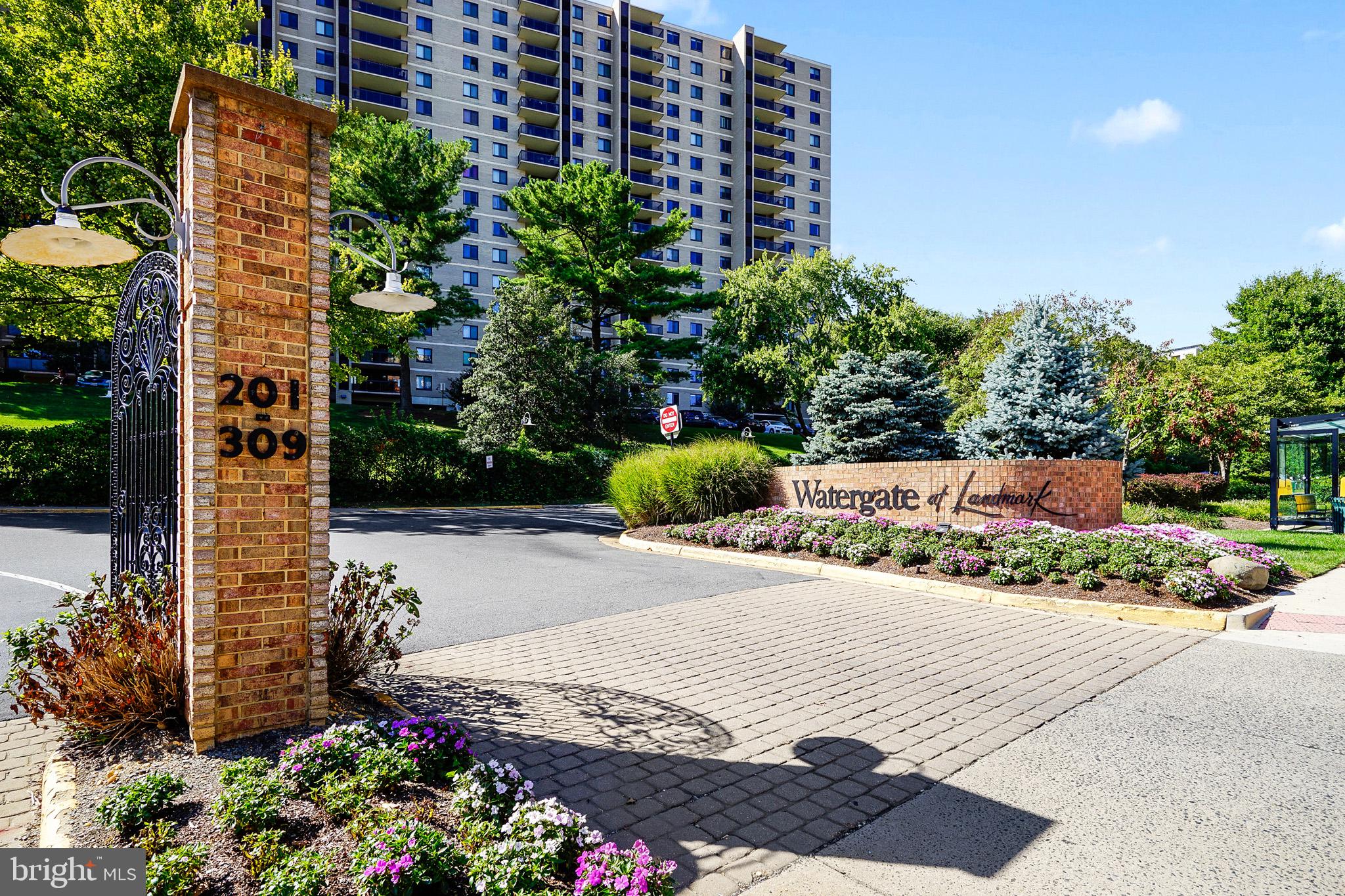 307 YOAKUM PARKWAY 1722