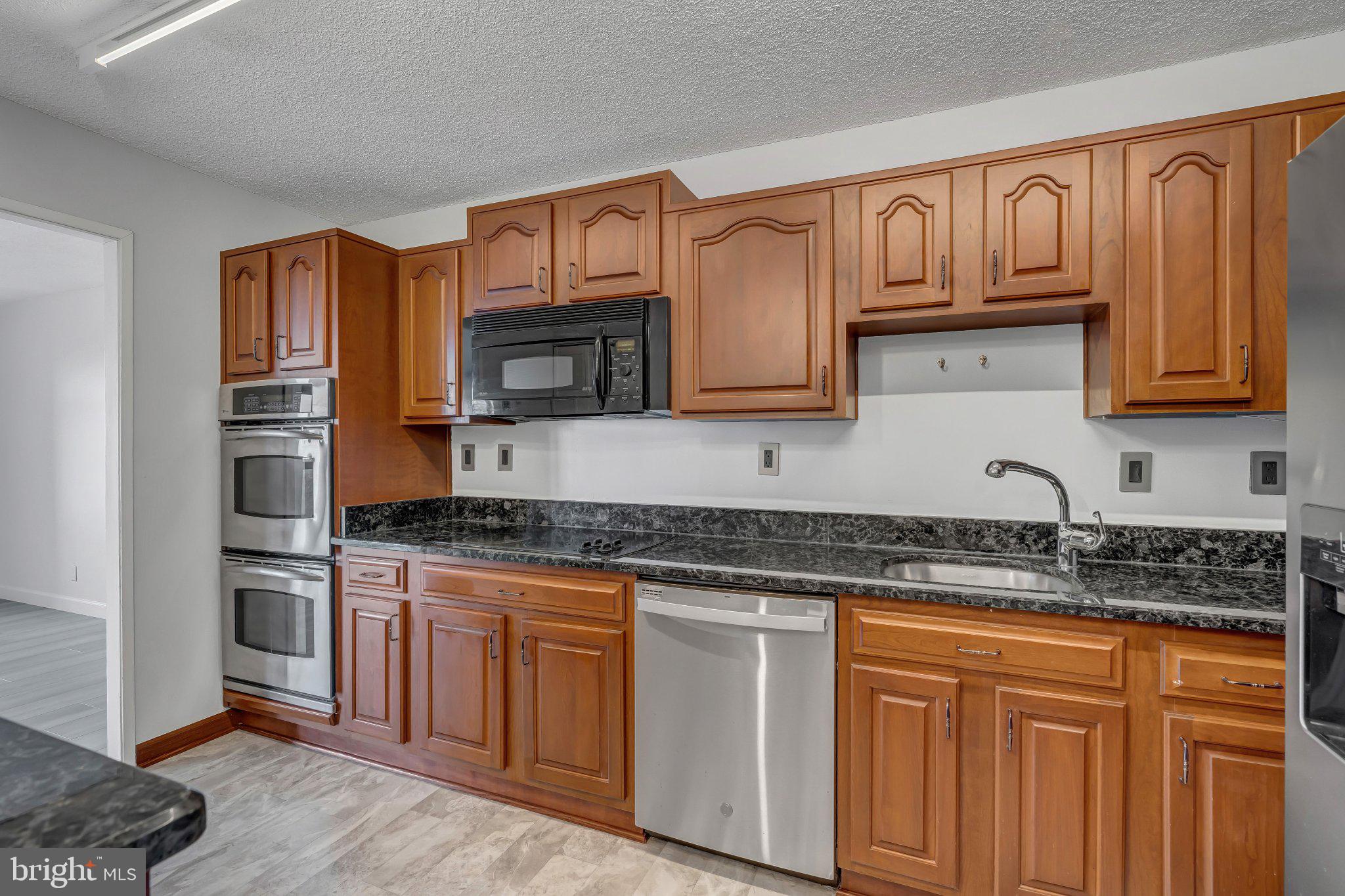 307 YOAKUM PARKWAY 1722