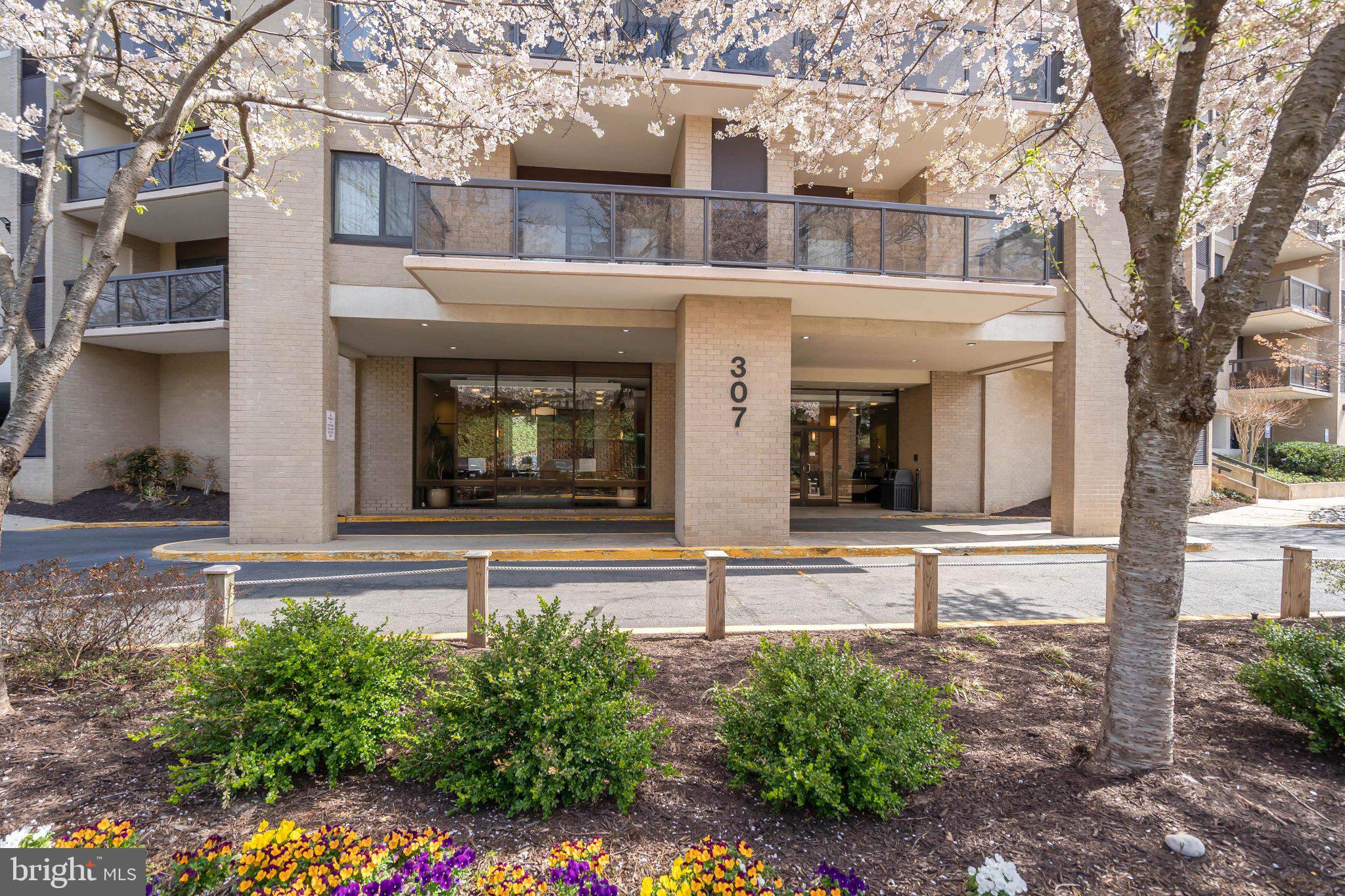 307 YOAKUM PARKWAY 1722