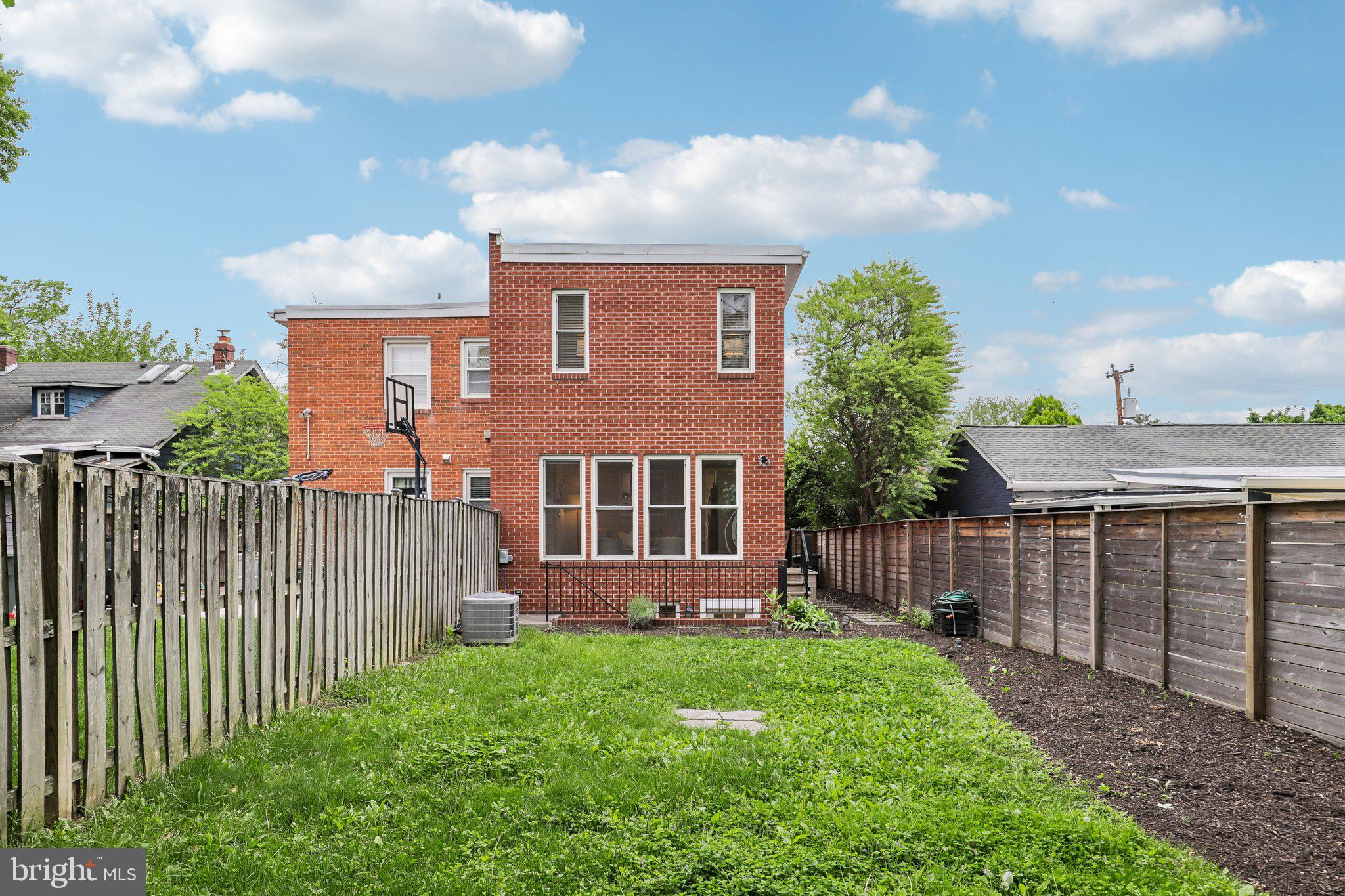 305 ASHBY STREET
