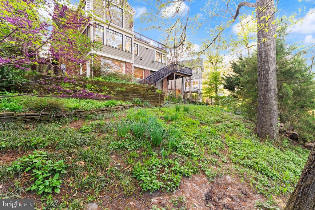 319 KENTUCKY AVENUE