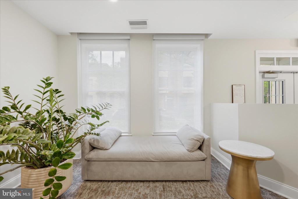 1115 CAMERON STREET 213