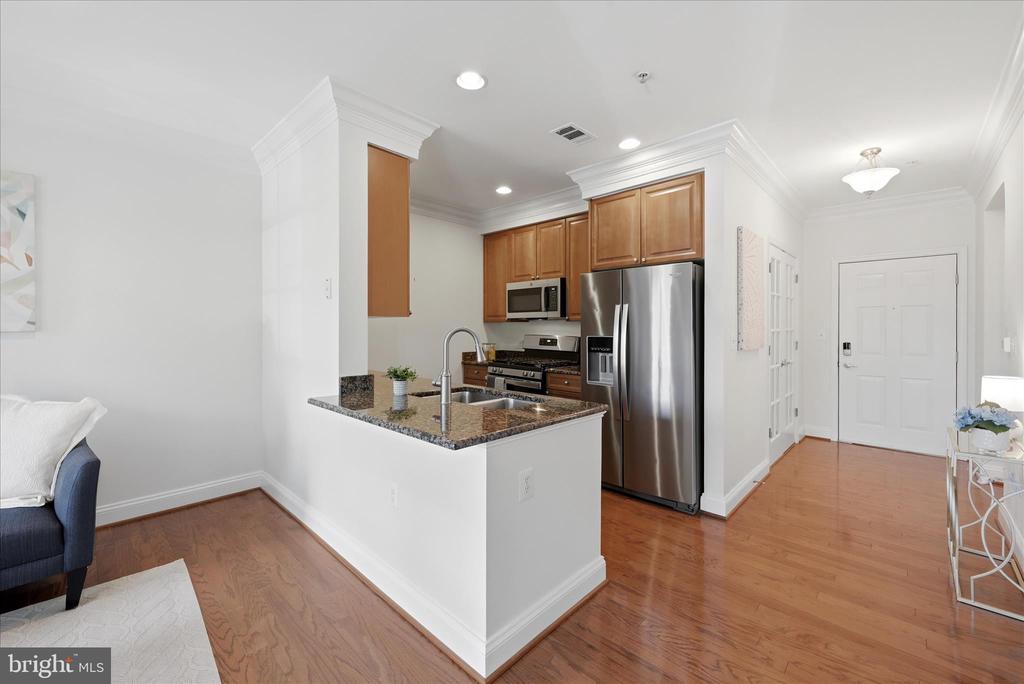1115 CAMERON STREET 213