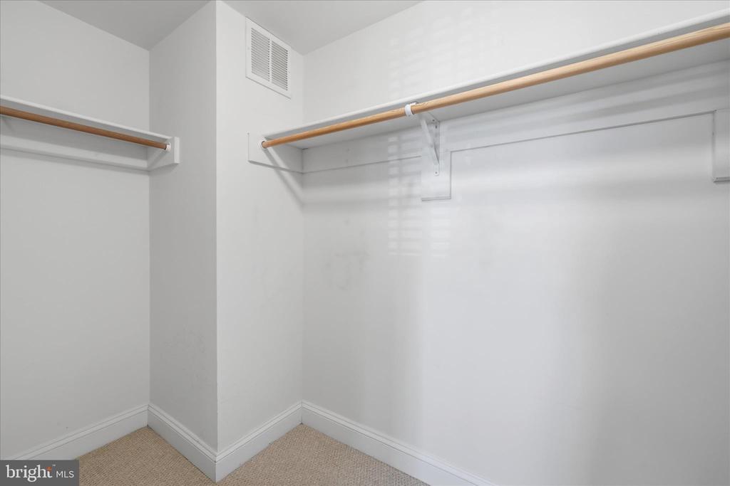 1115 CAMERON STREET 213