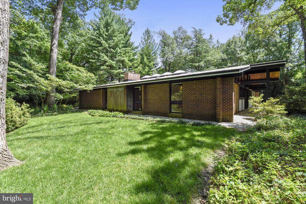 400 W WINDSOR AVENUE