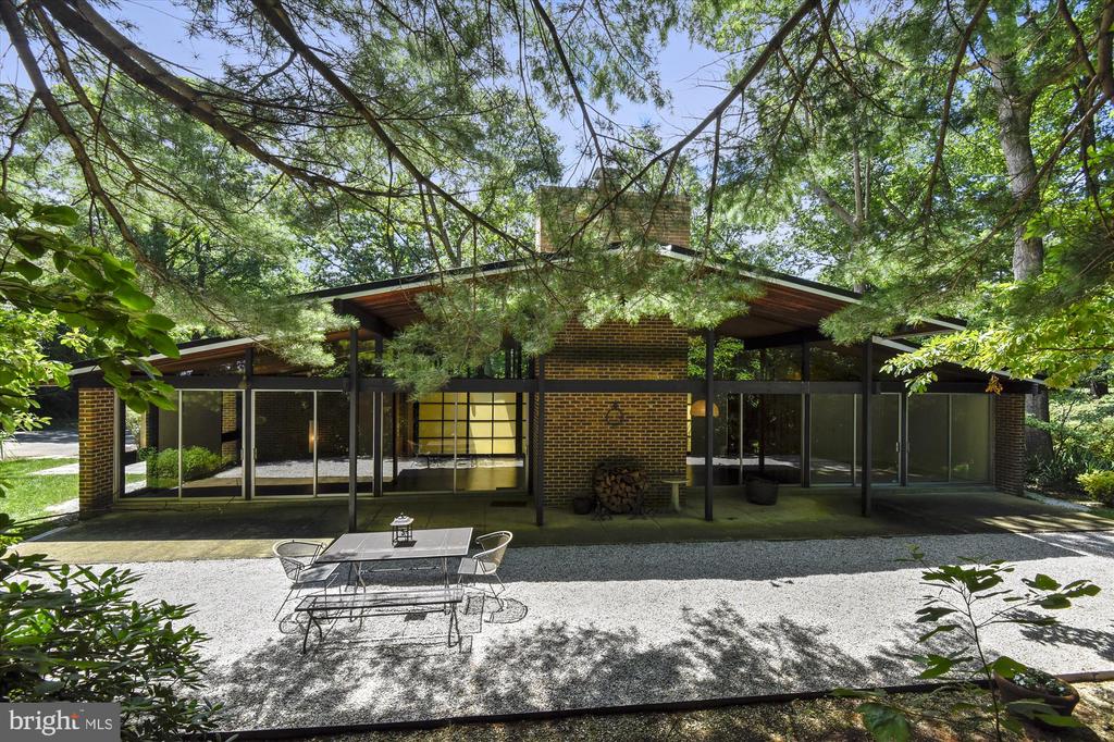400 W WINDSOR AVENUE