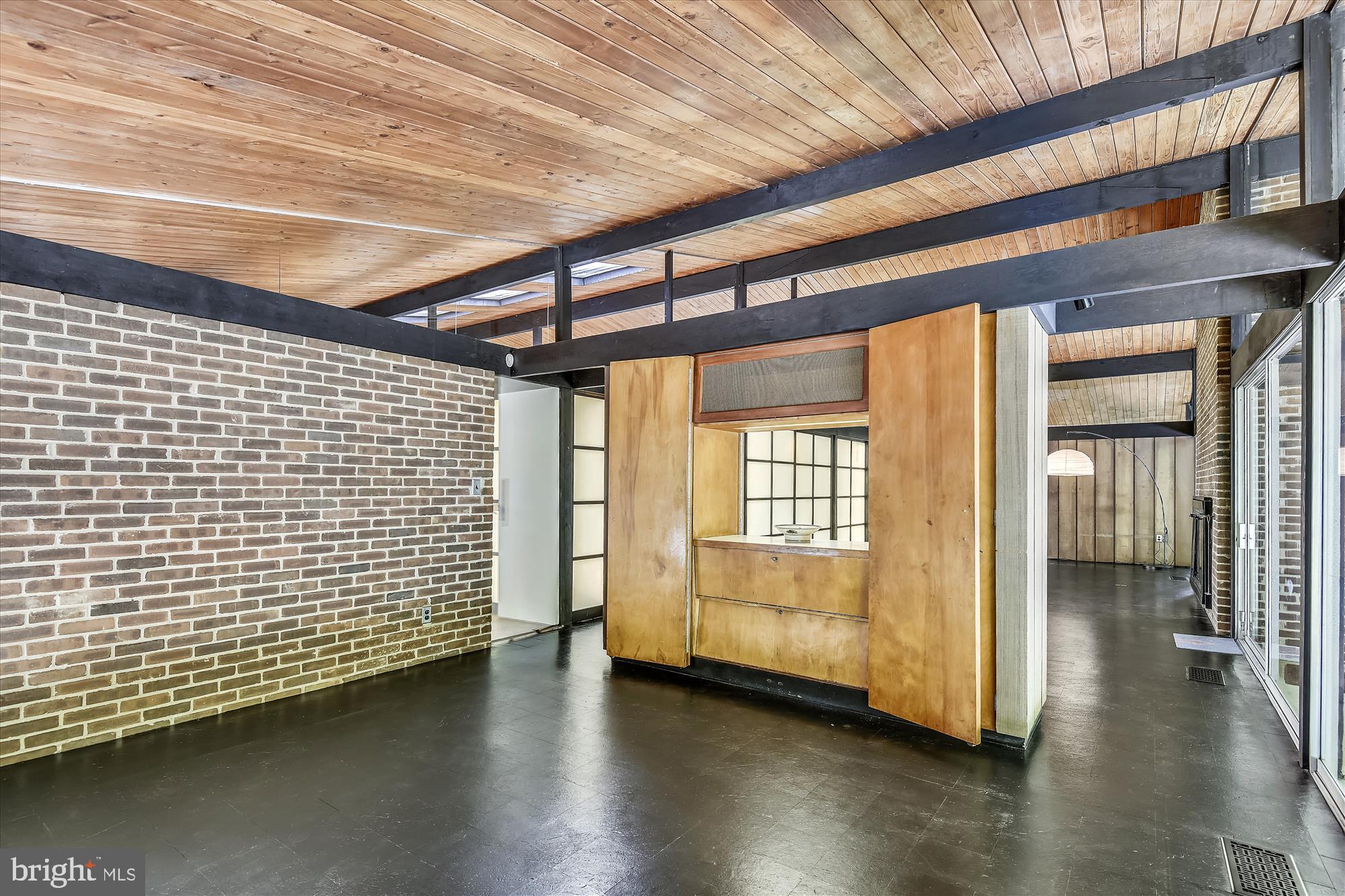 400 W WINDSOR AVENUE
