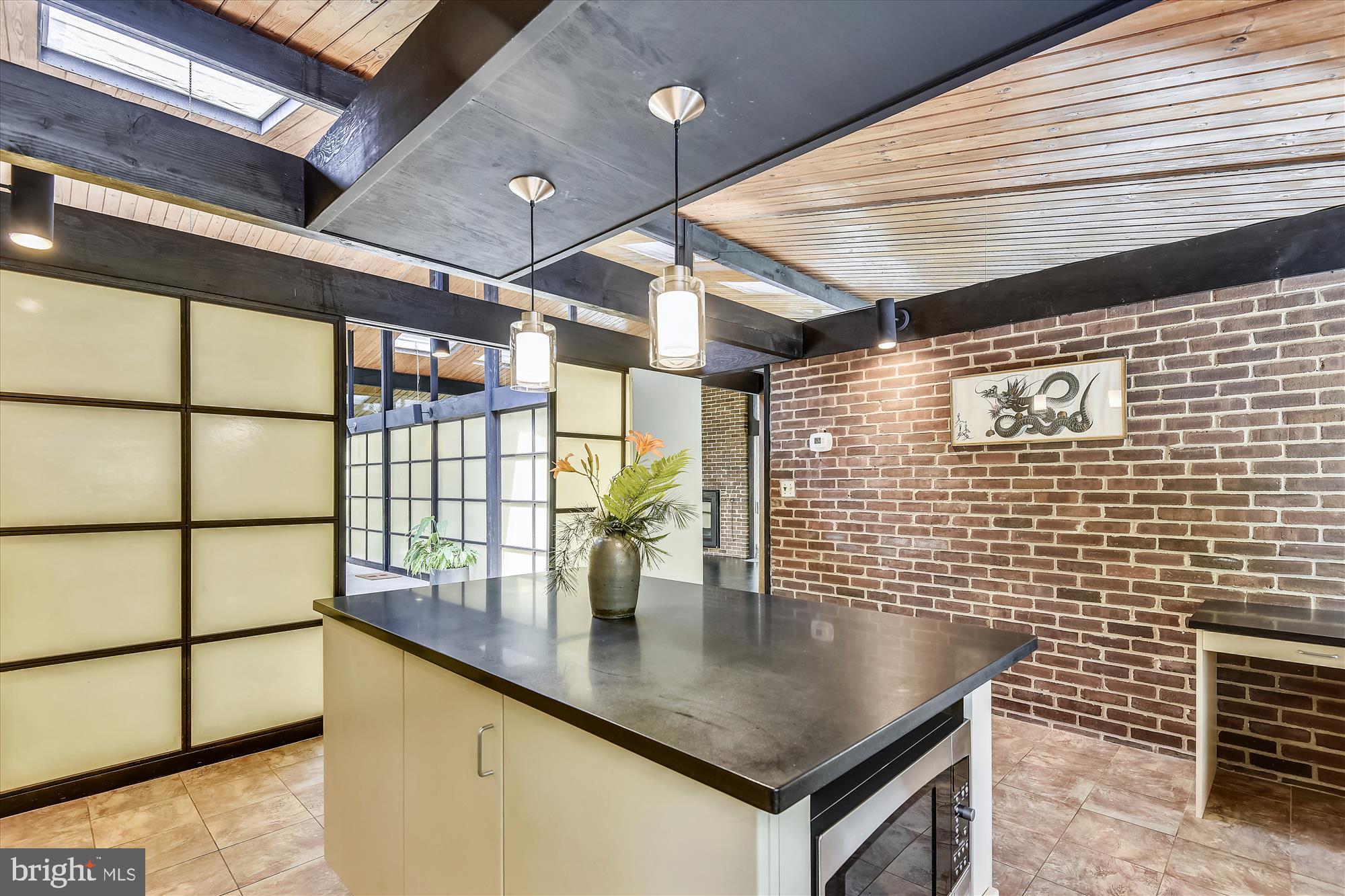 400 W WINDSOR AVENUE