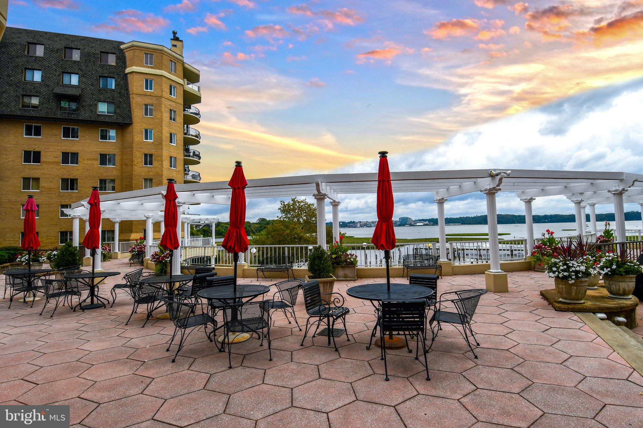 1250 S WASHINGTON STREET 816