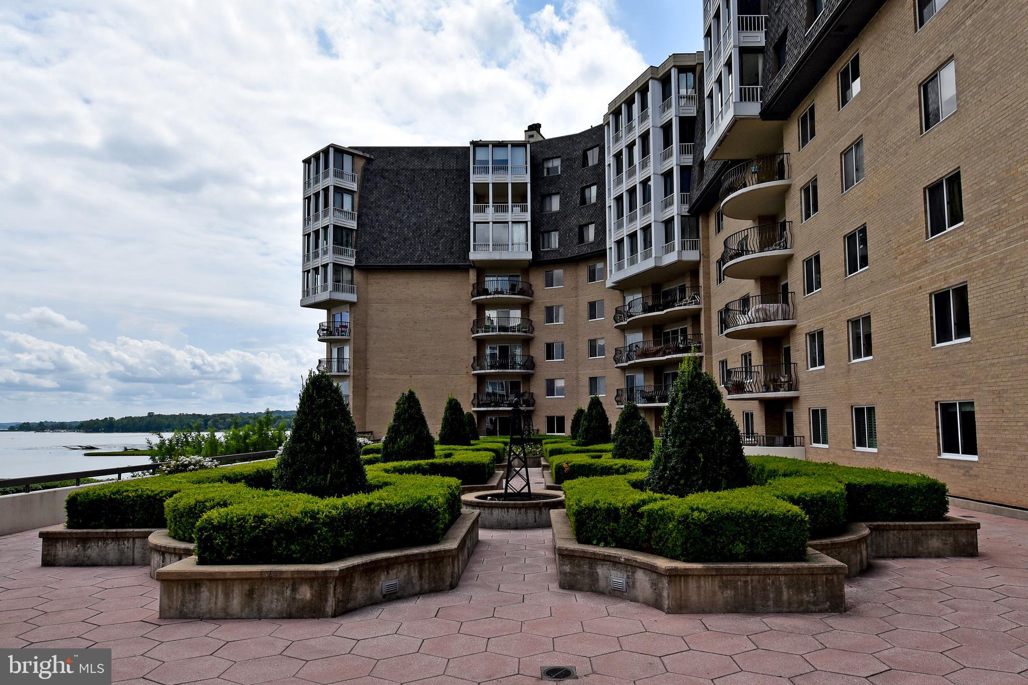 1250 S WASHINGTON STREET 816