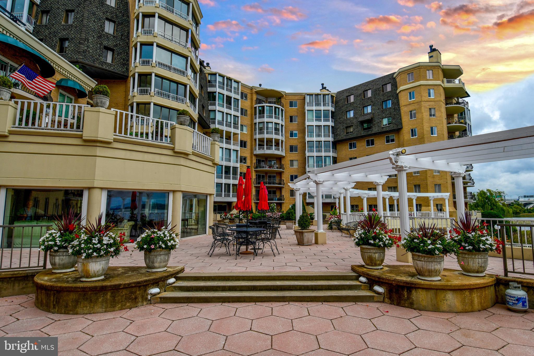 1250 S WASHINGTON STREET 816