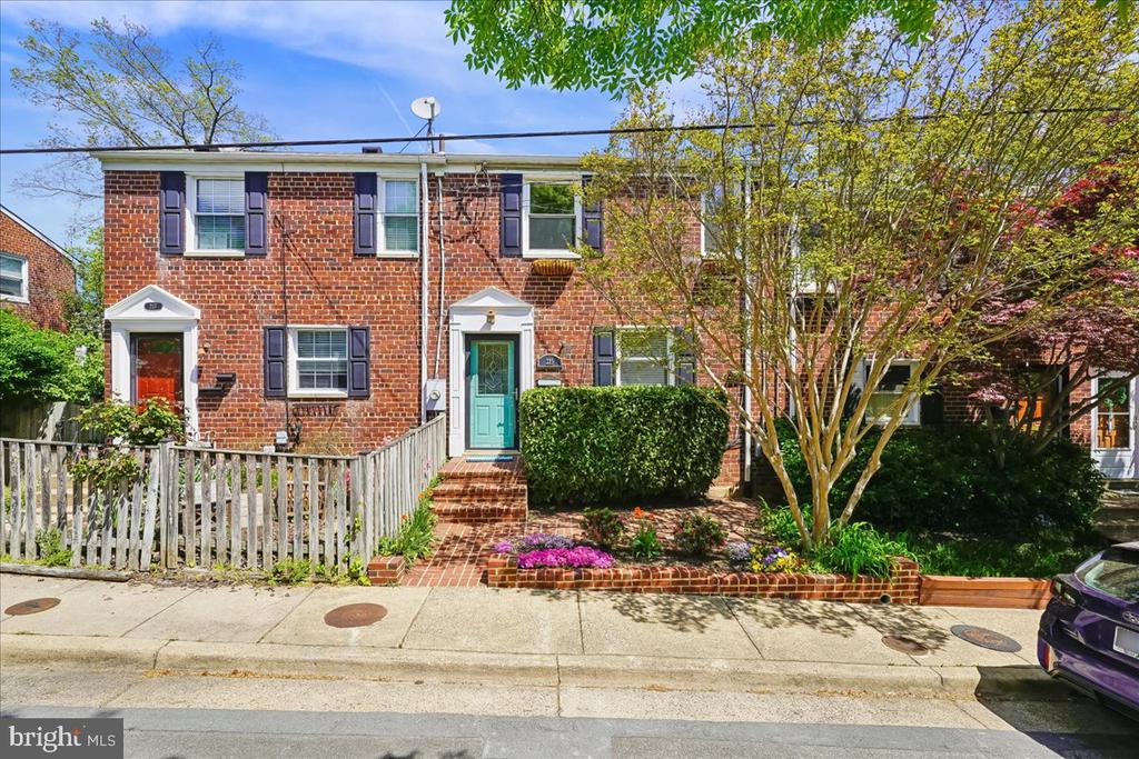 215 BURGESS AVENUE