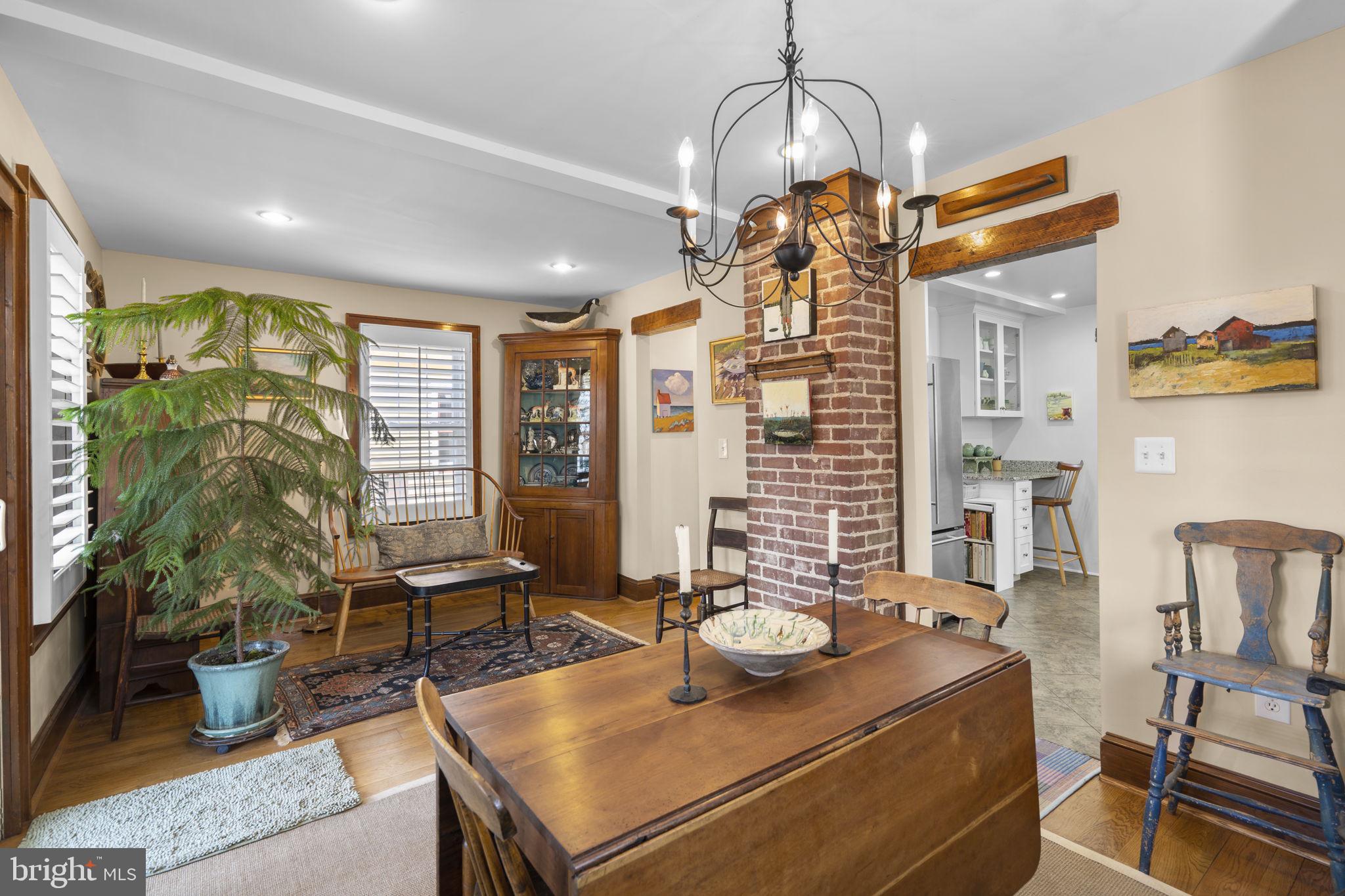 123 E WALNUT STREET
