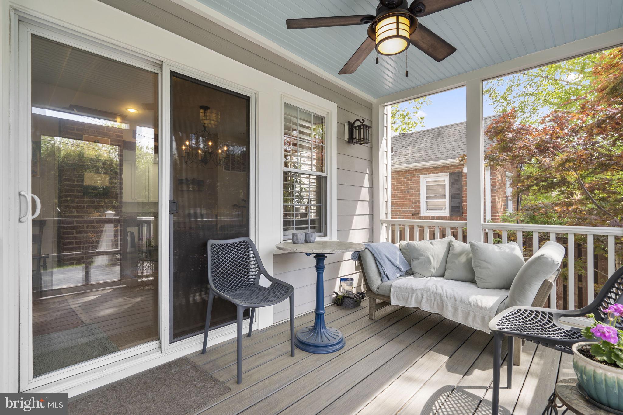 123 E WALNUT STREET