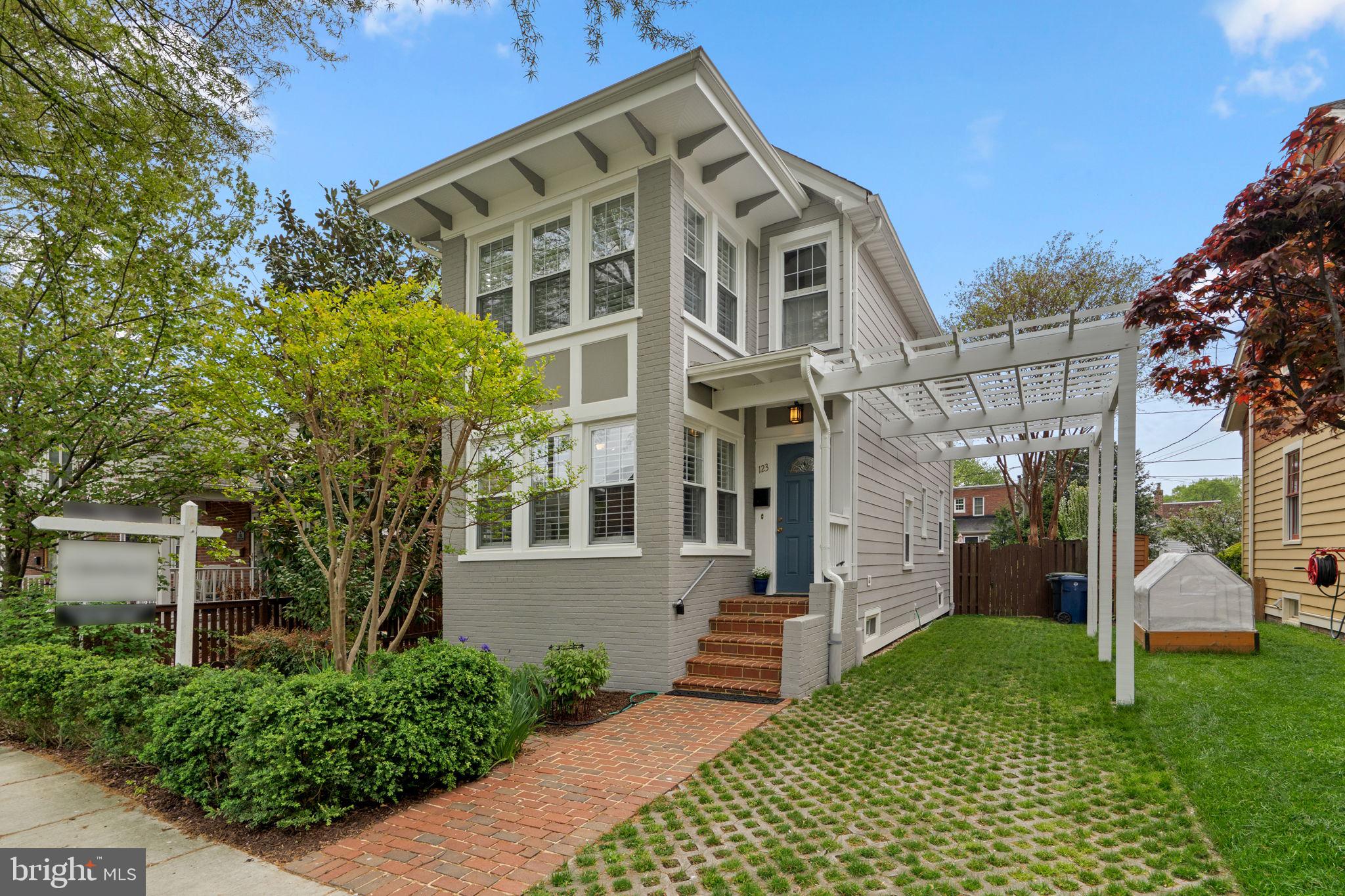 123 E WALNUT STREET