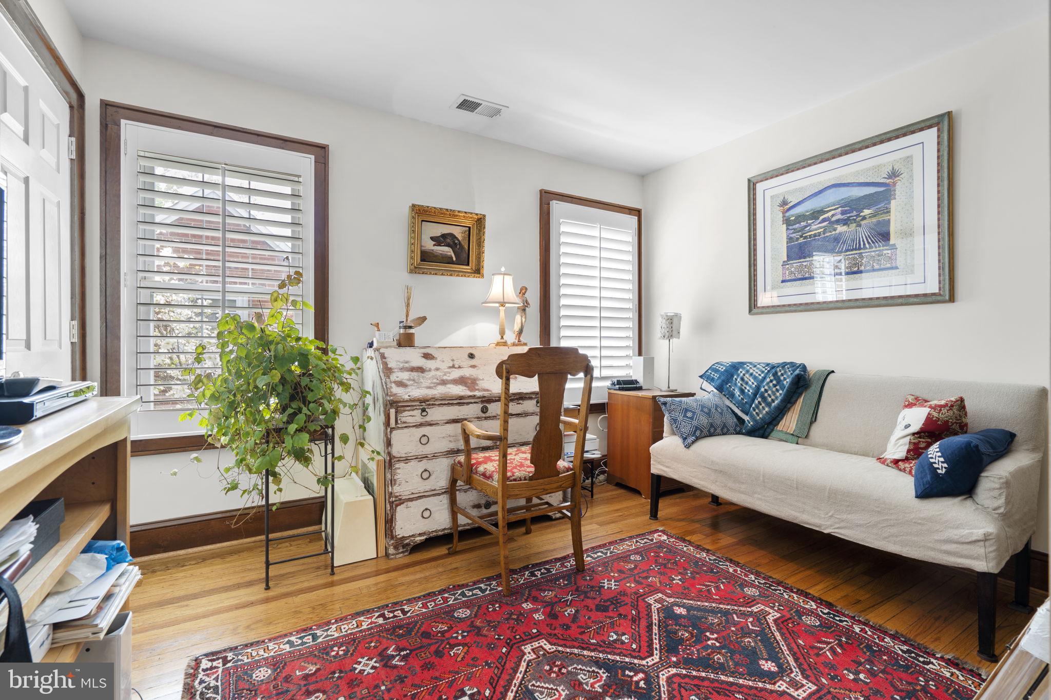 123 E WALNUT STREET