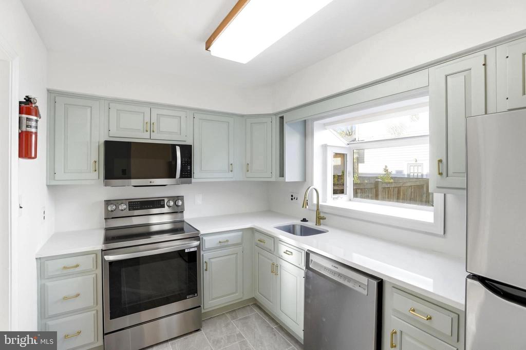 1731 PRICE STREET