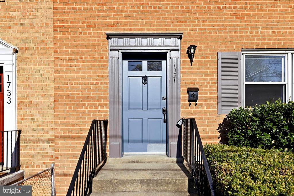 1731 PRICE STREET