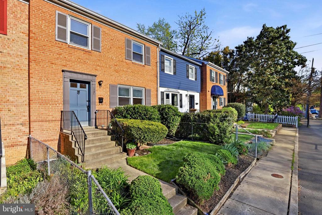 1731 PRICE STREET