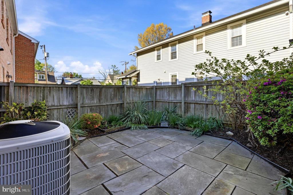 1731 PRICE STREET