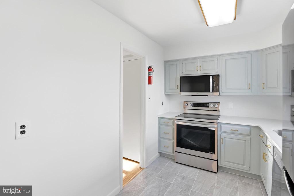 1731 PRICE STREET