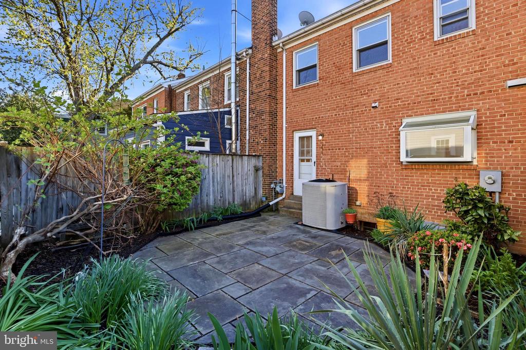 1731 PRICE STREET