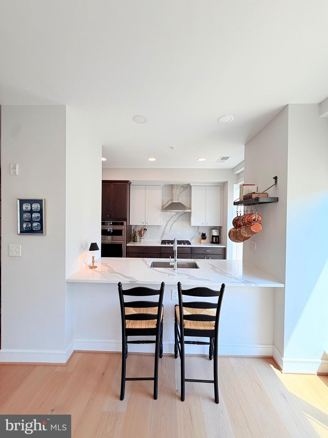 635 SLATERS LANE 301