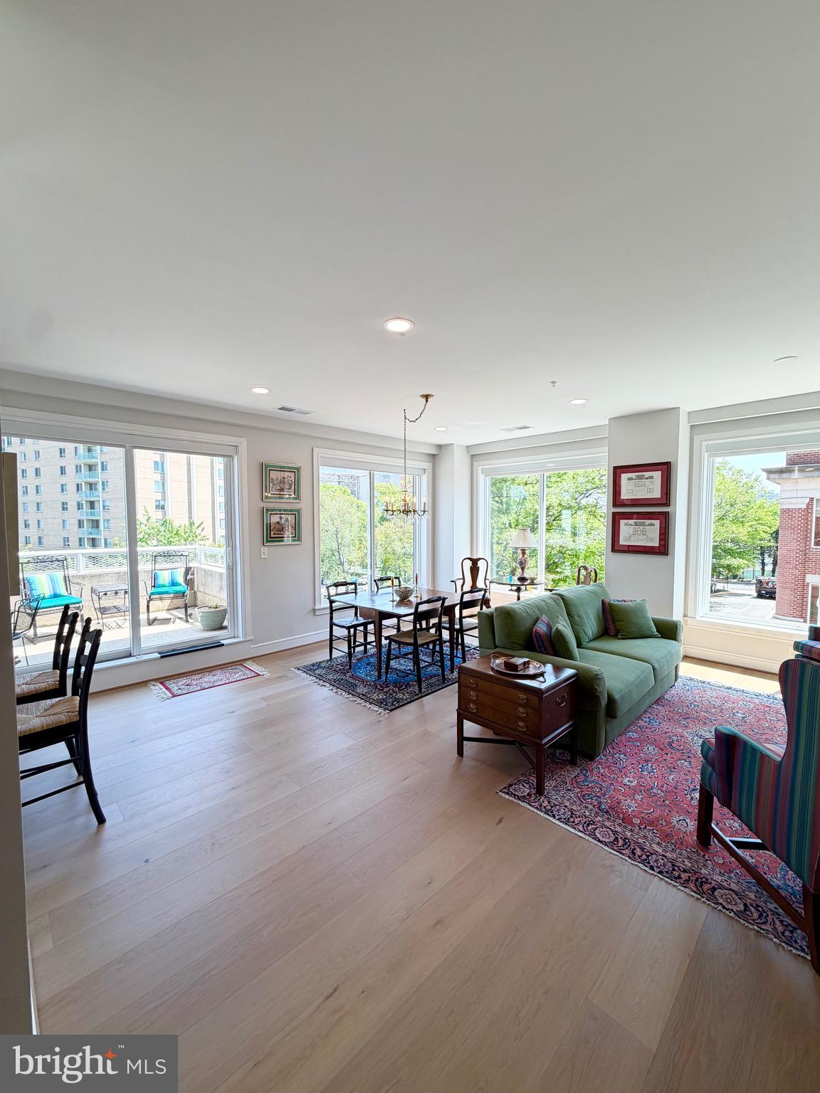 635 SLATERS LANE 301