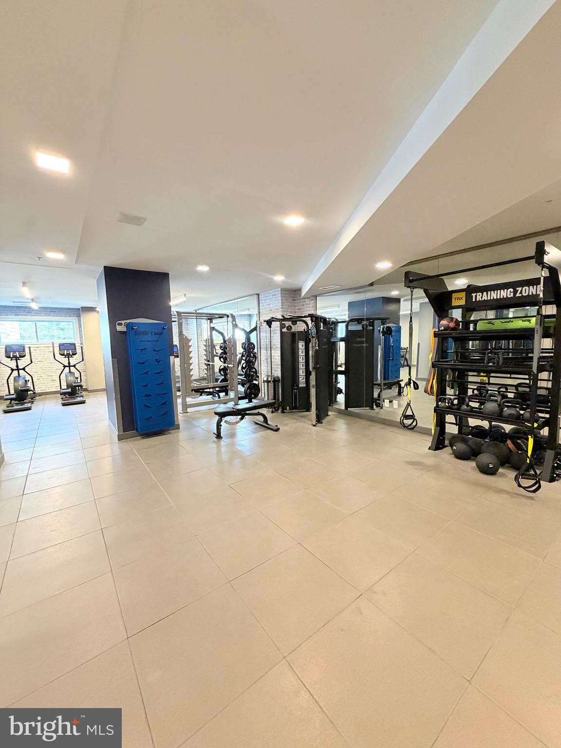 635 SLATERS LANE 301