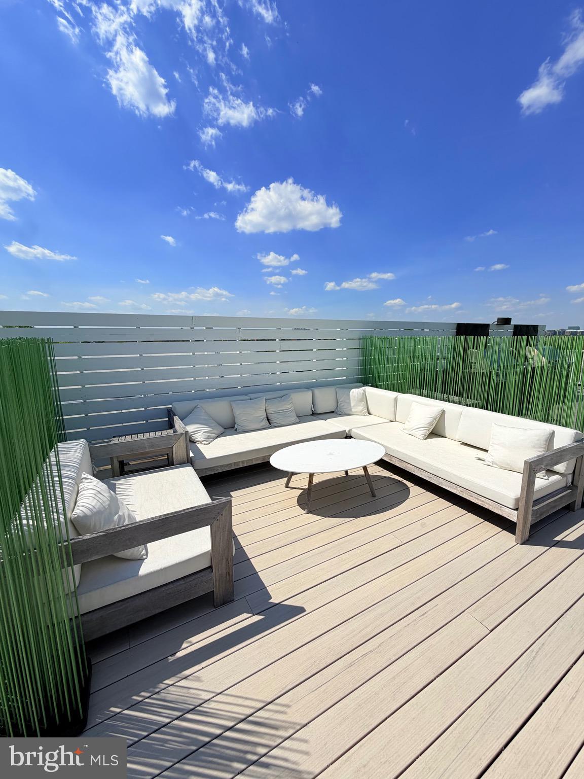 635 SLATERS LANE 301