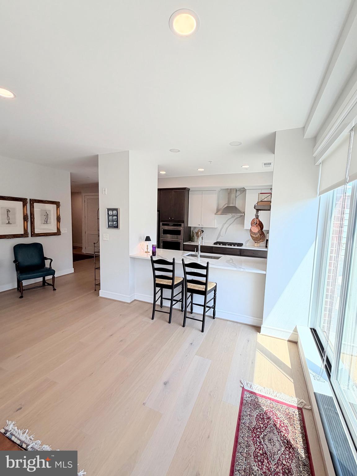 635 SLATERS LANE 301