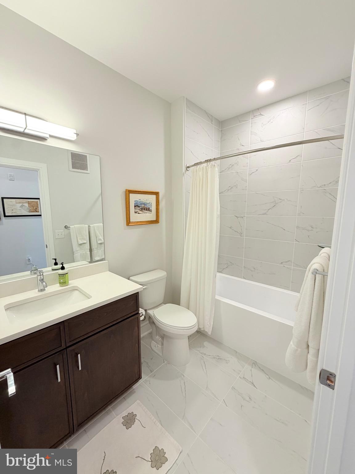 635 SLATERS LANE 301