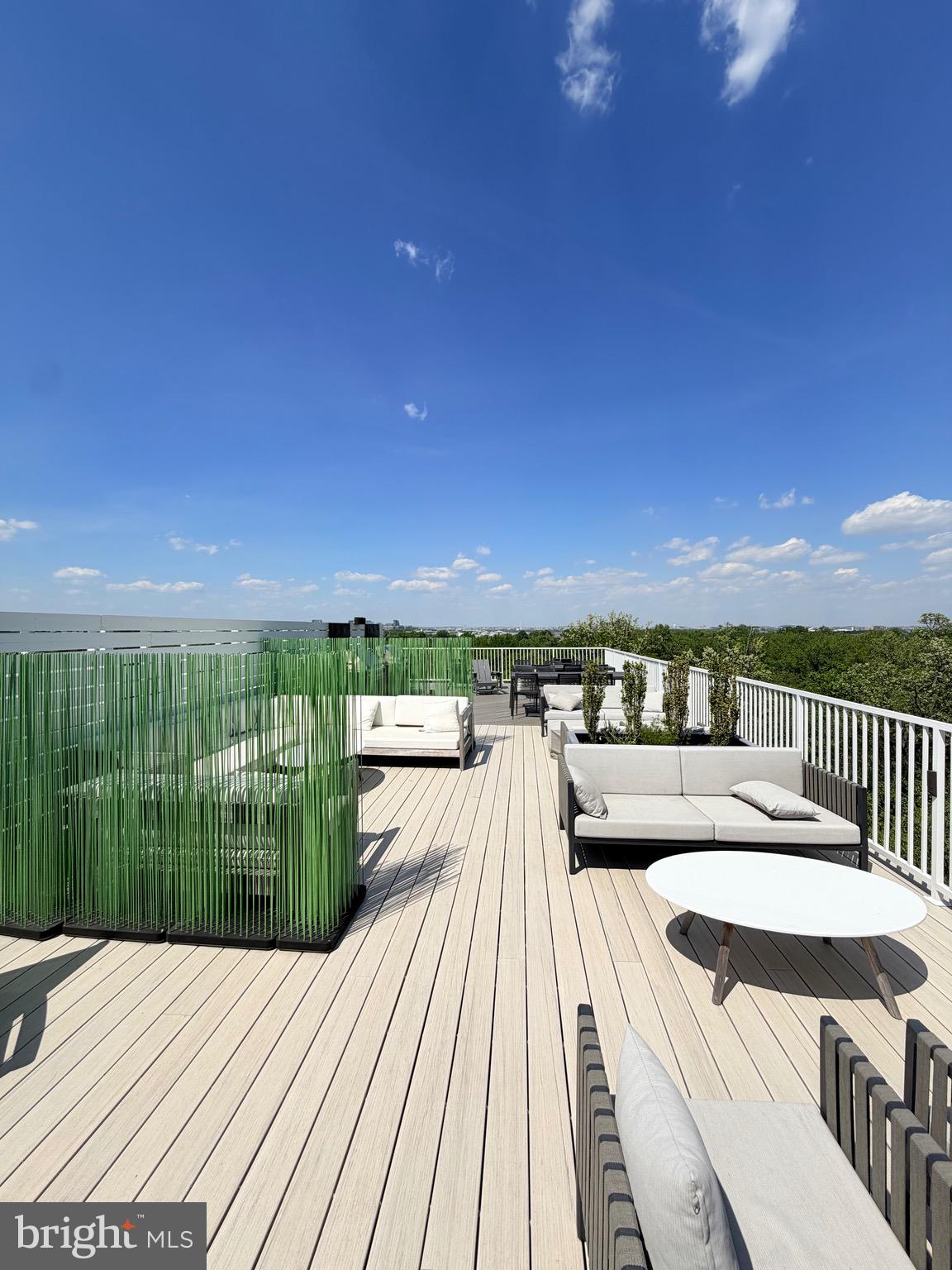 635 SLATERS LANE 301