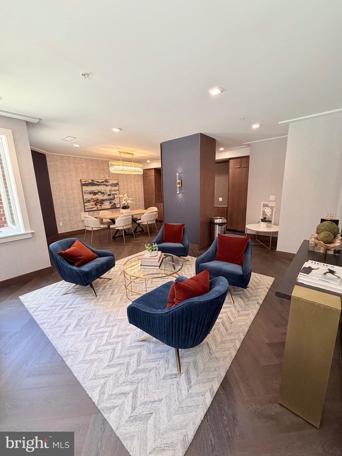 635 SLATERS LANE 301