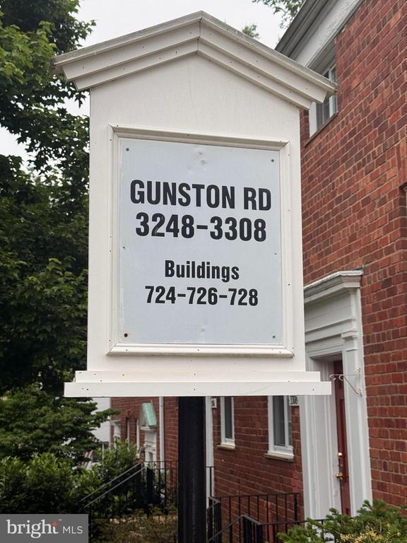 3304 GUNSTON ROAD