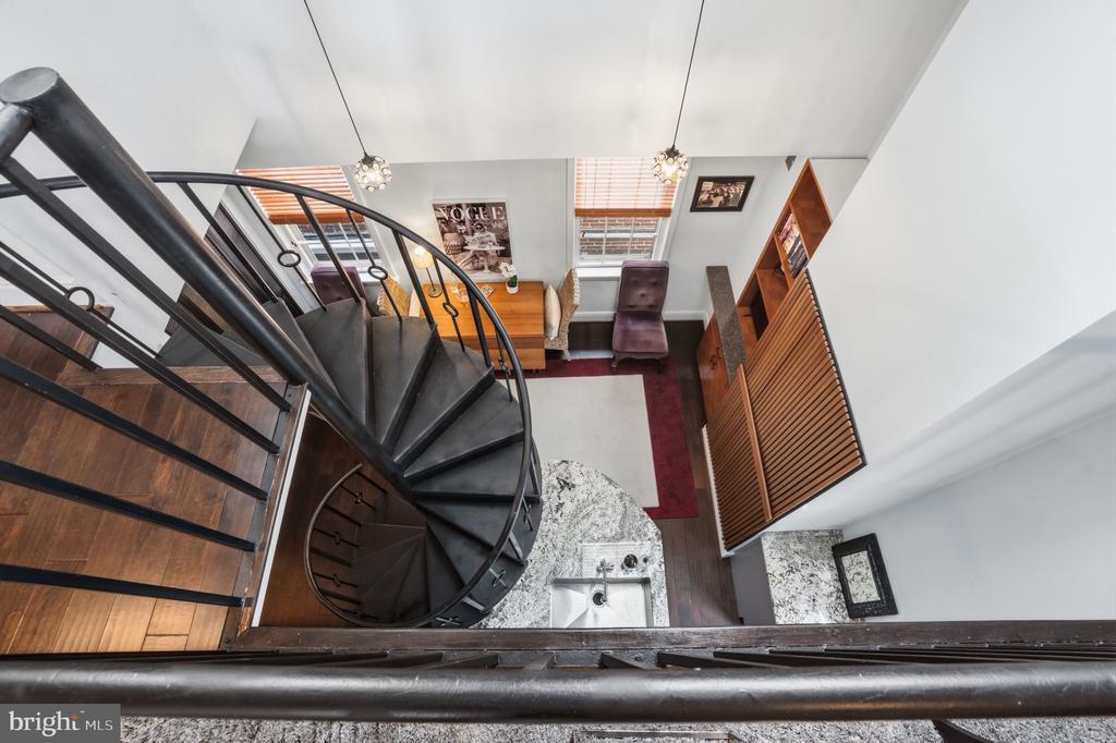 110 S COLUMBUS STREET