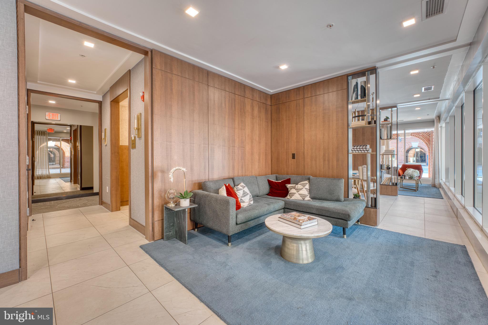 635 SLATERS LANE 306