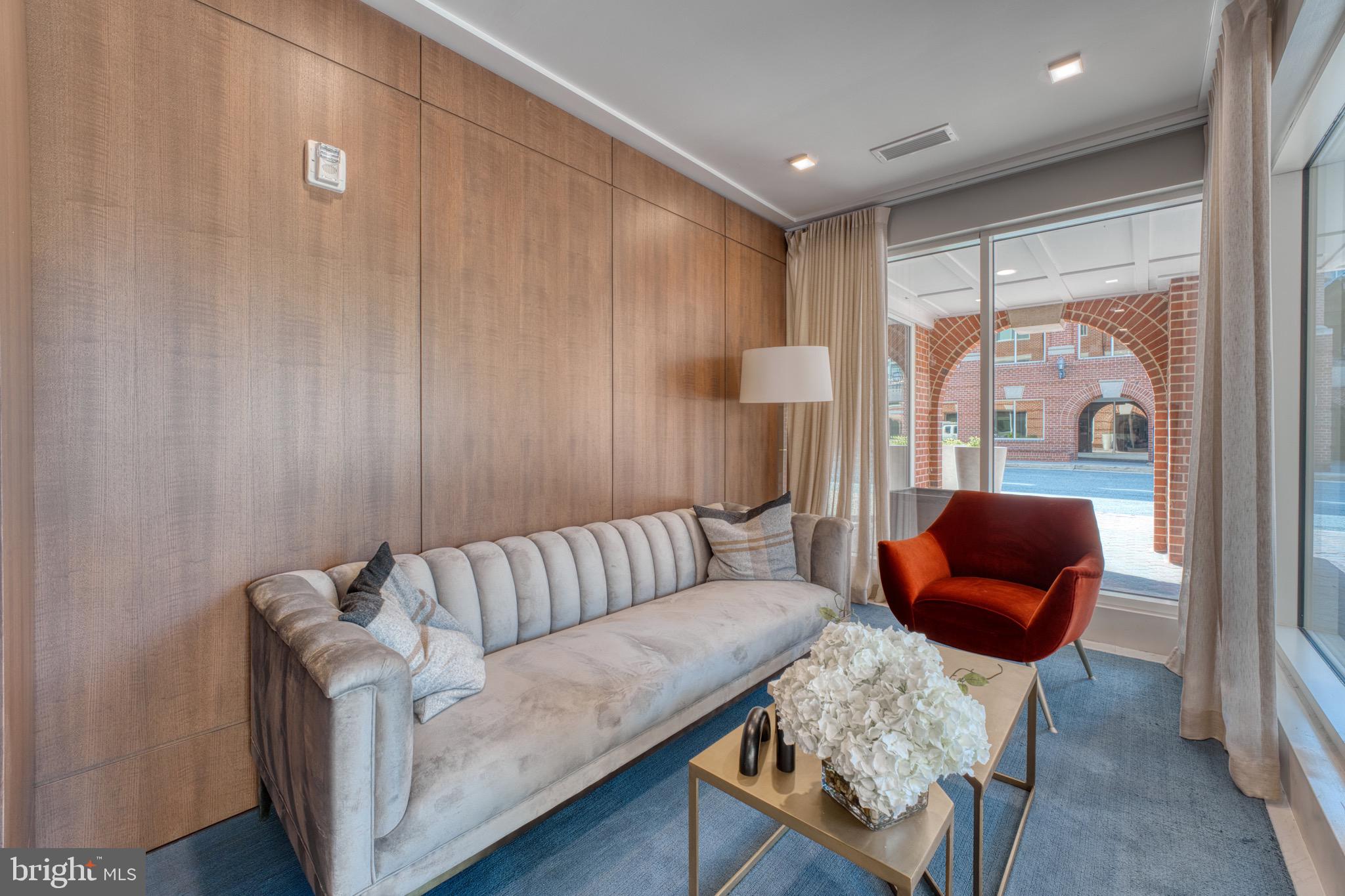635 SLATERS LANE 306