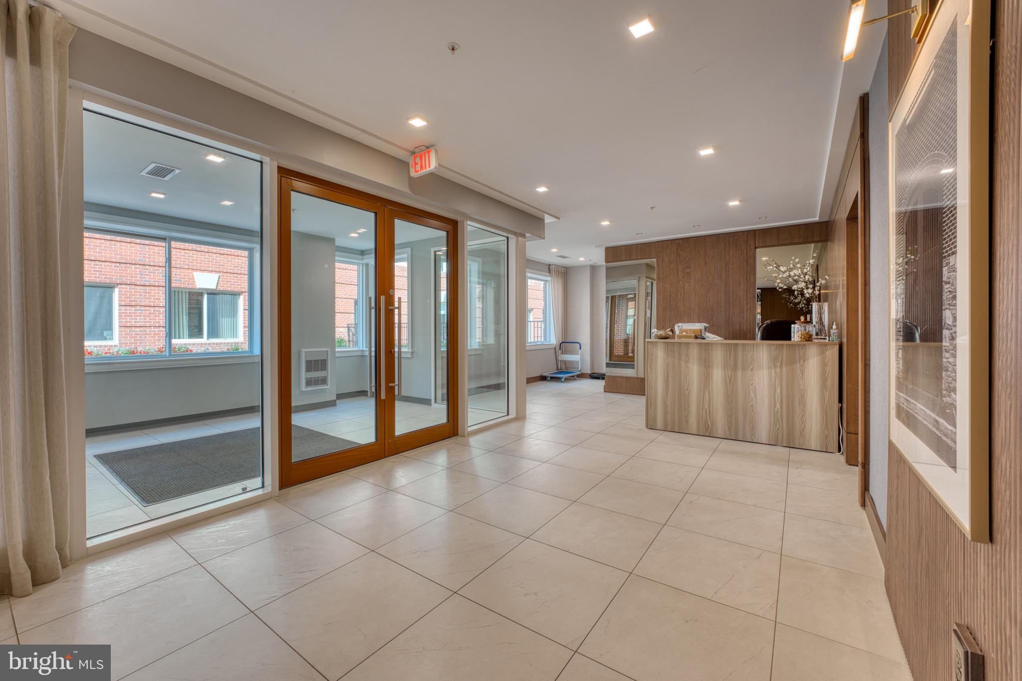 635 SLATERS LANE 306