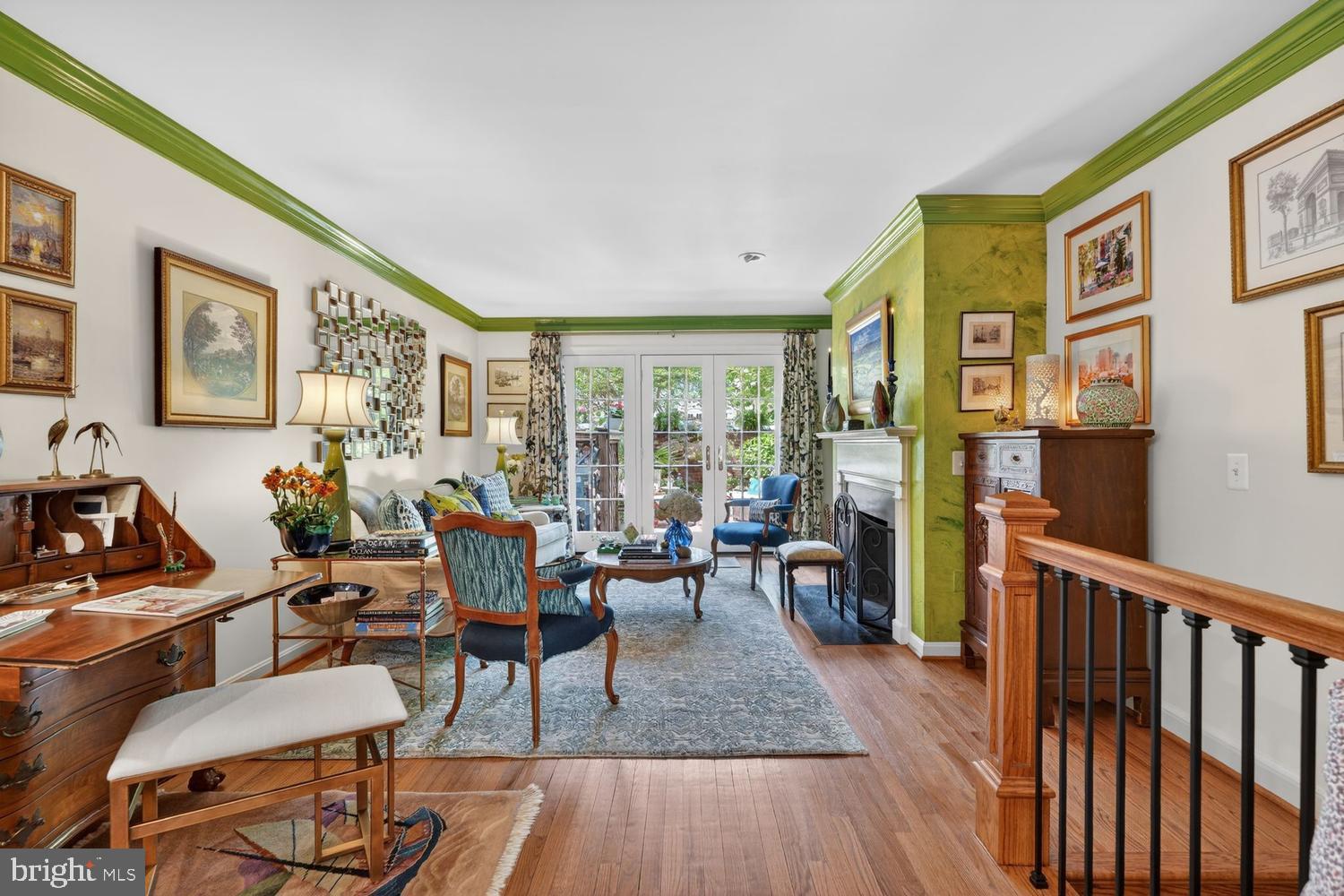 711 W ABINGDON COURT