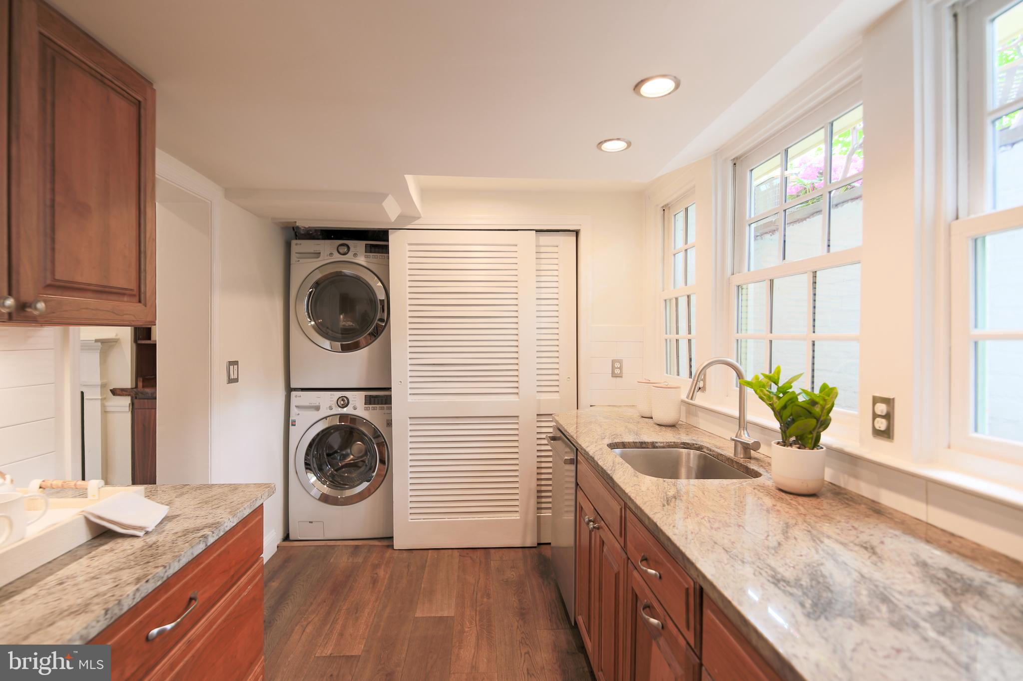 1107 POWHATAN STREET