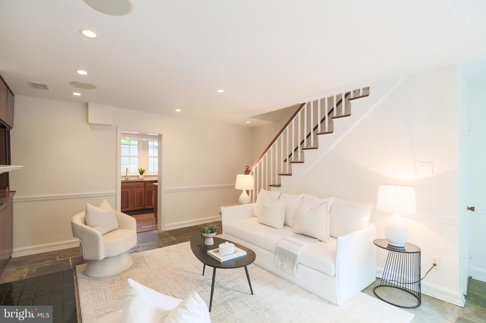 1107 POWHATAN STREET