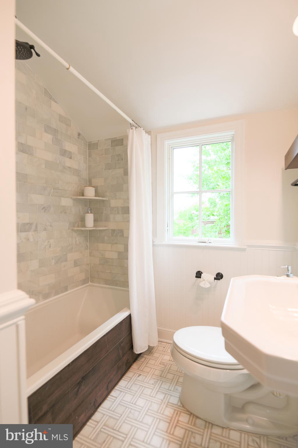 1107 POWHATAN STREET