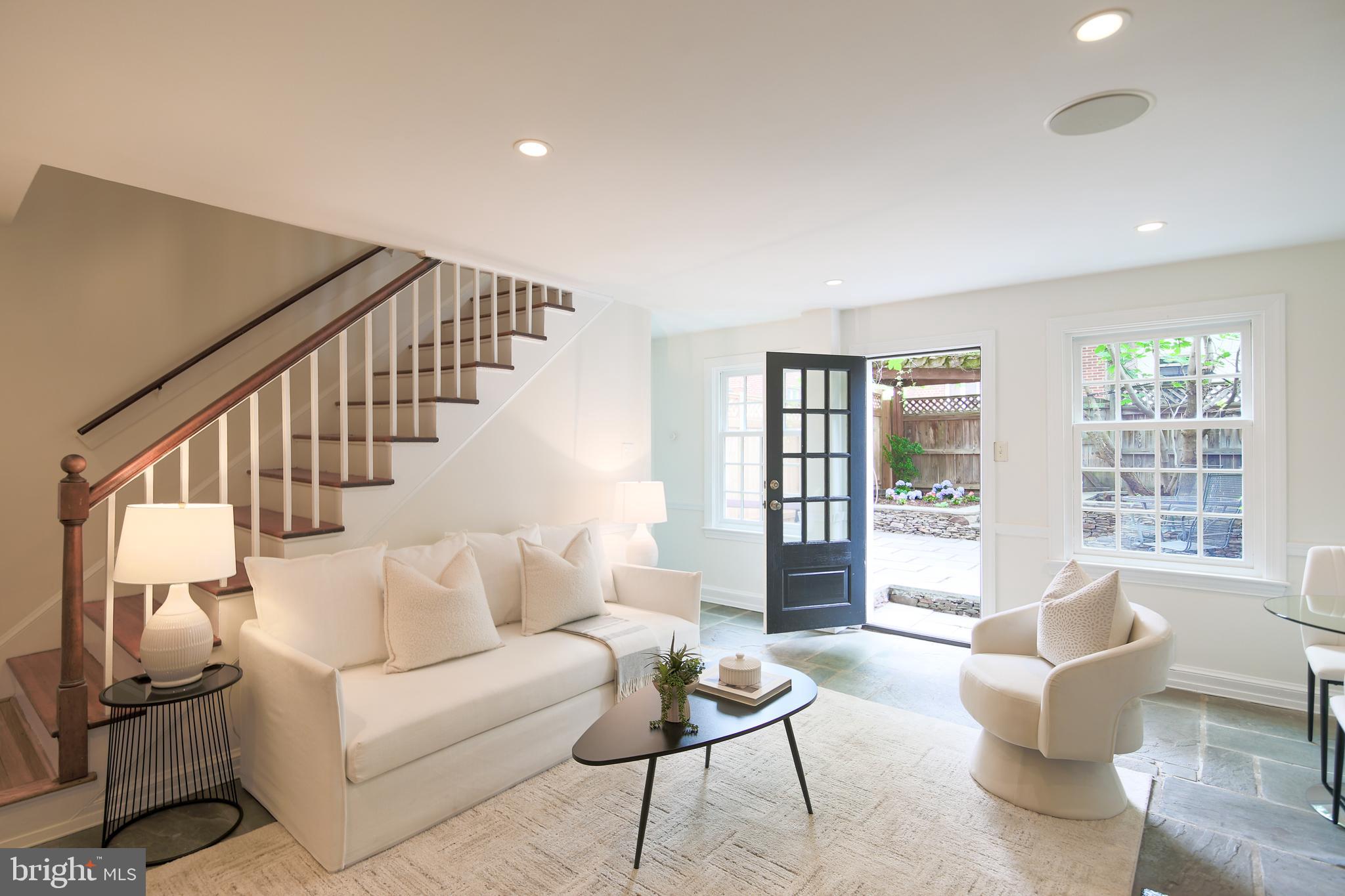 1107 POWHATAN STREET