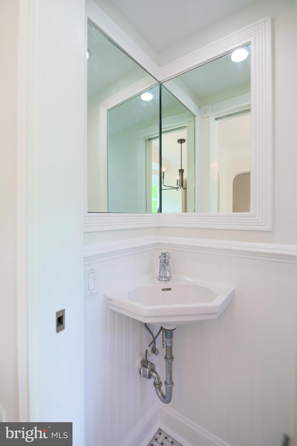 1107 POWHATAN STREET