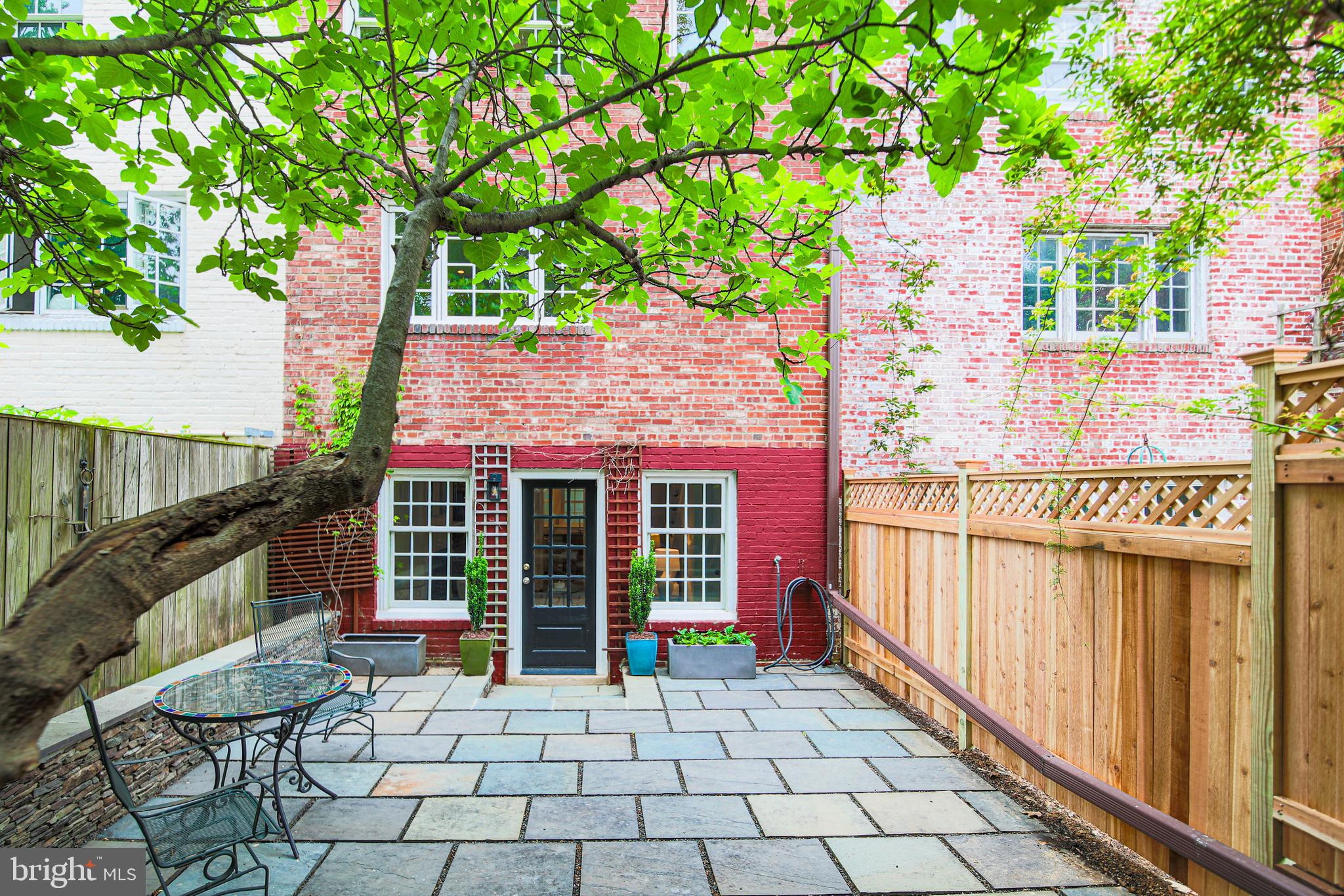 1107 POWHATAN STREET